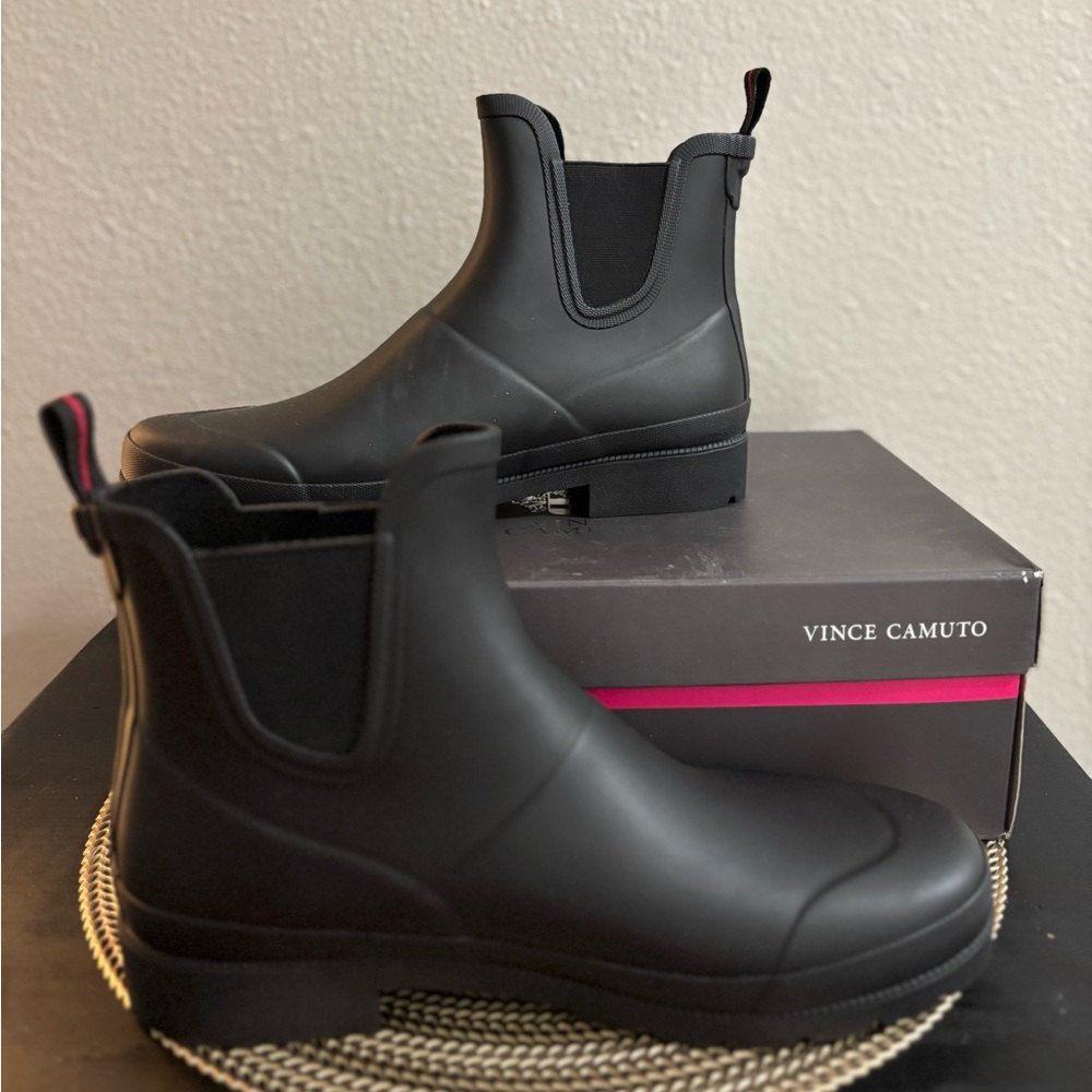 Trenton  Black Chelsea Boots